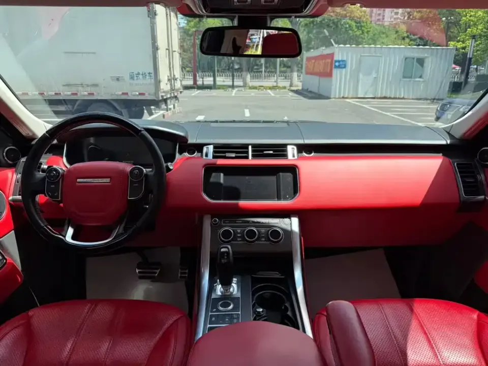 Land Rover Sport