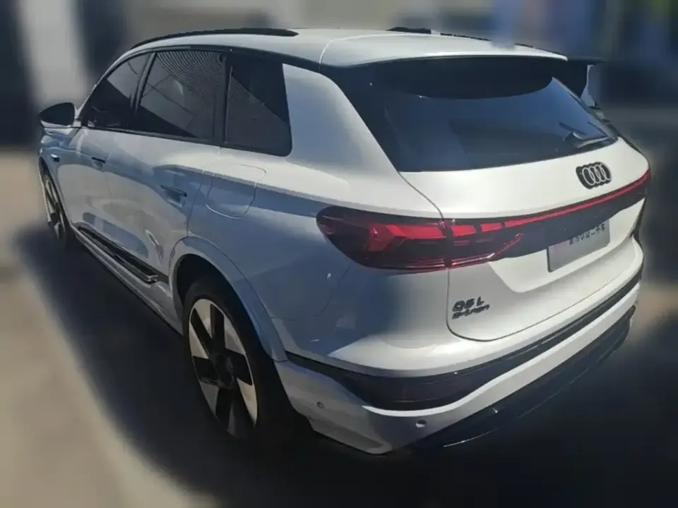 Audi Q6L e-tron