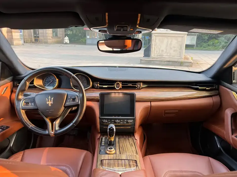 Maserati Quattroporte