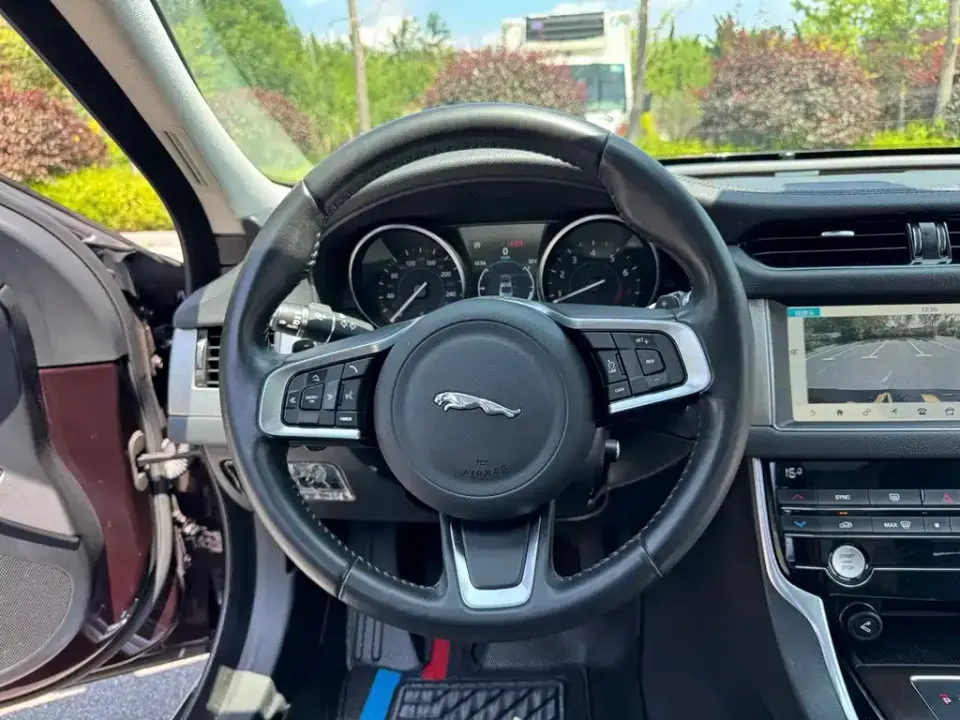Jaguar XFL