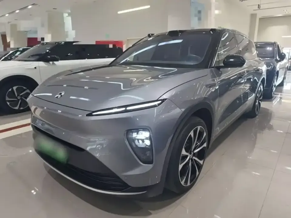 Nio ES8