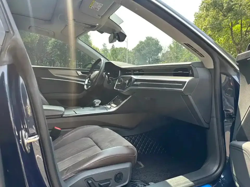 Audi A7L