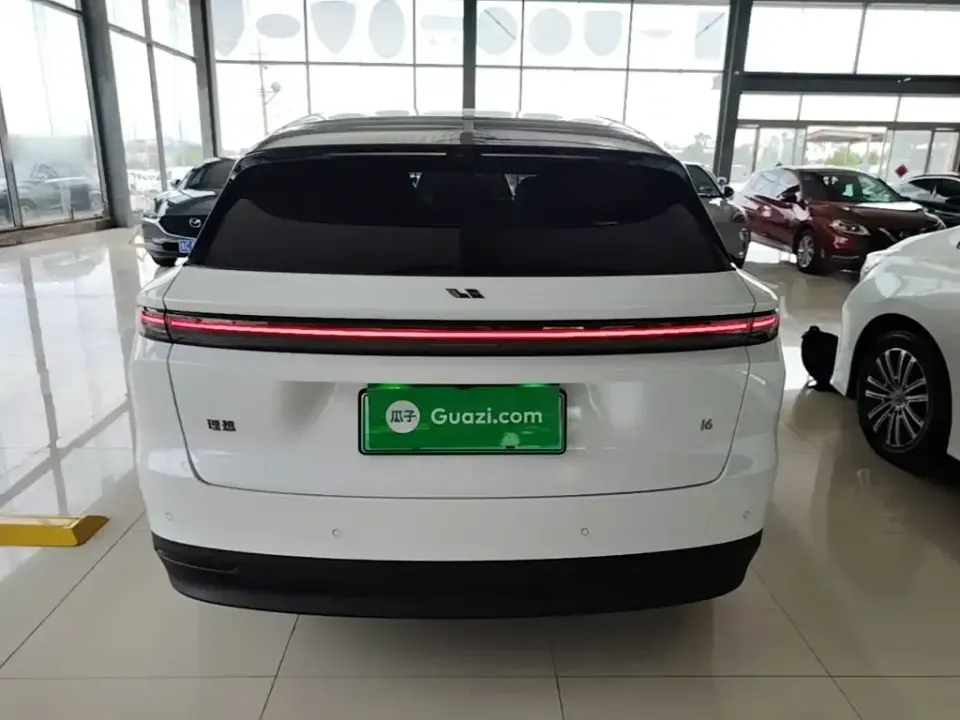 Li Li i6