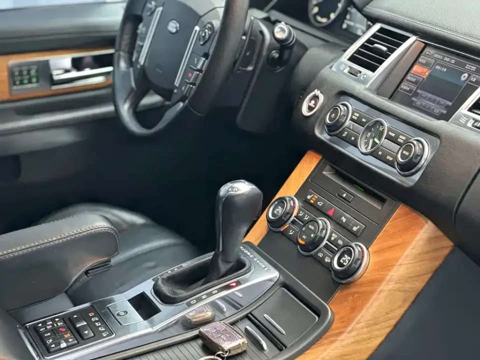 Land Rover Sport