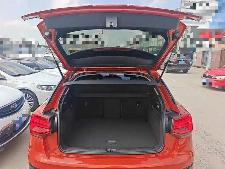 Audi Q2L