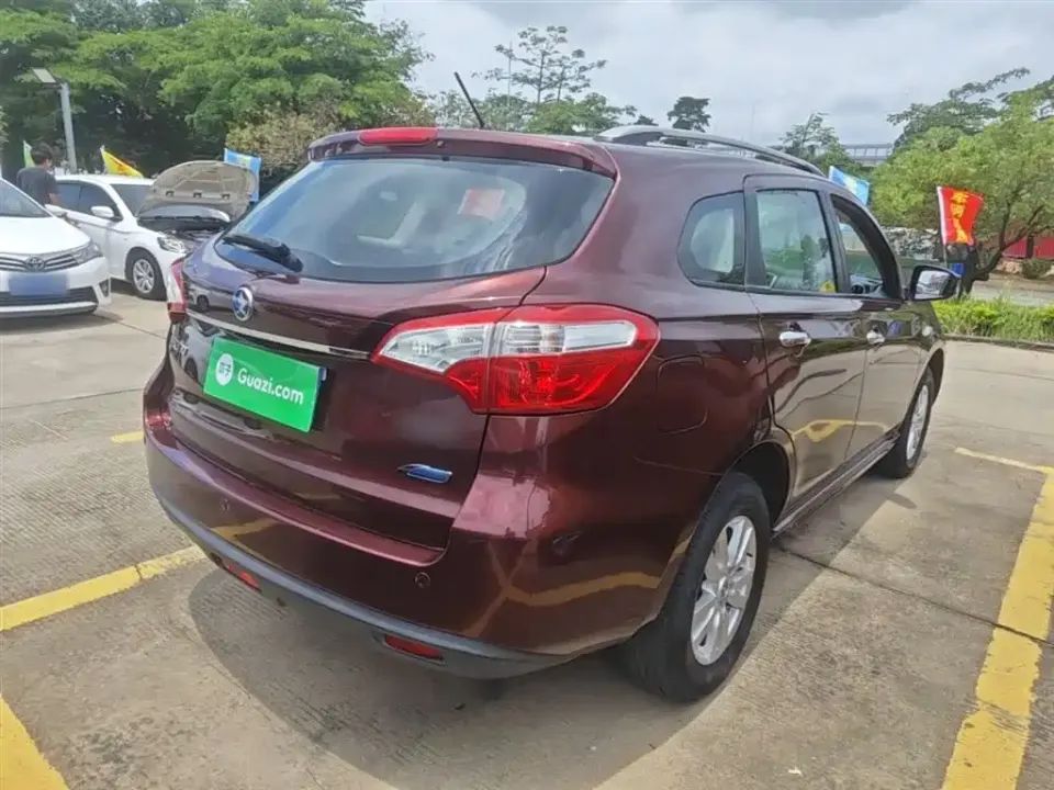 Venucia T70