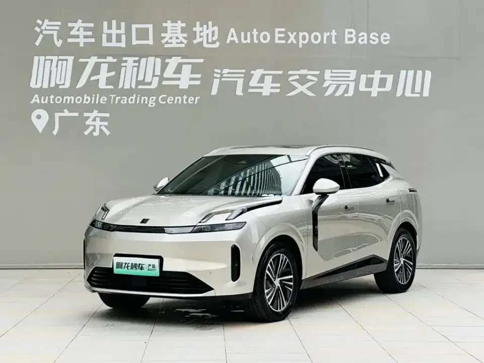 Lynk & Co 08 EM-P