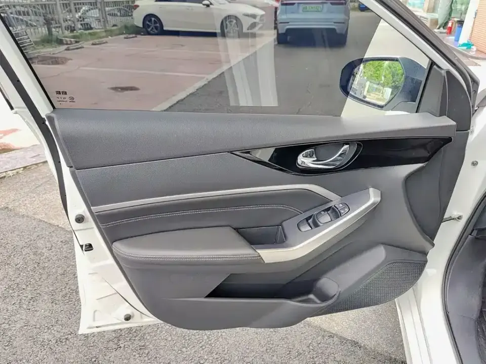 Venucia D60