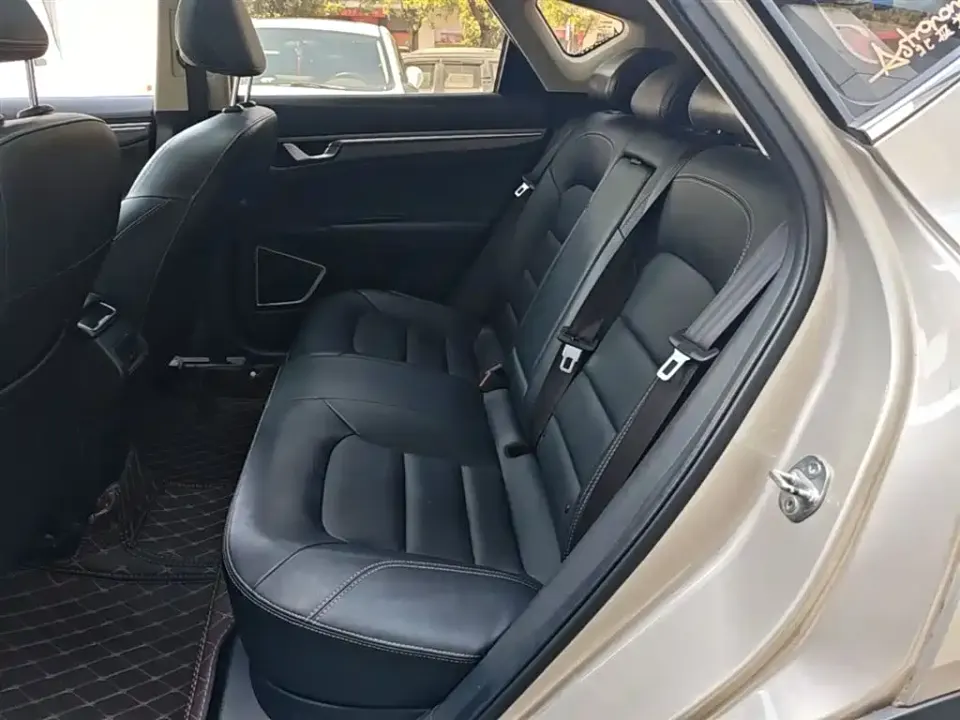 Geely Emgrand GS