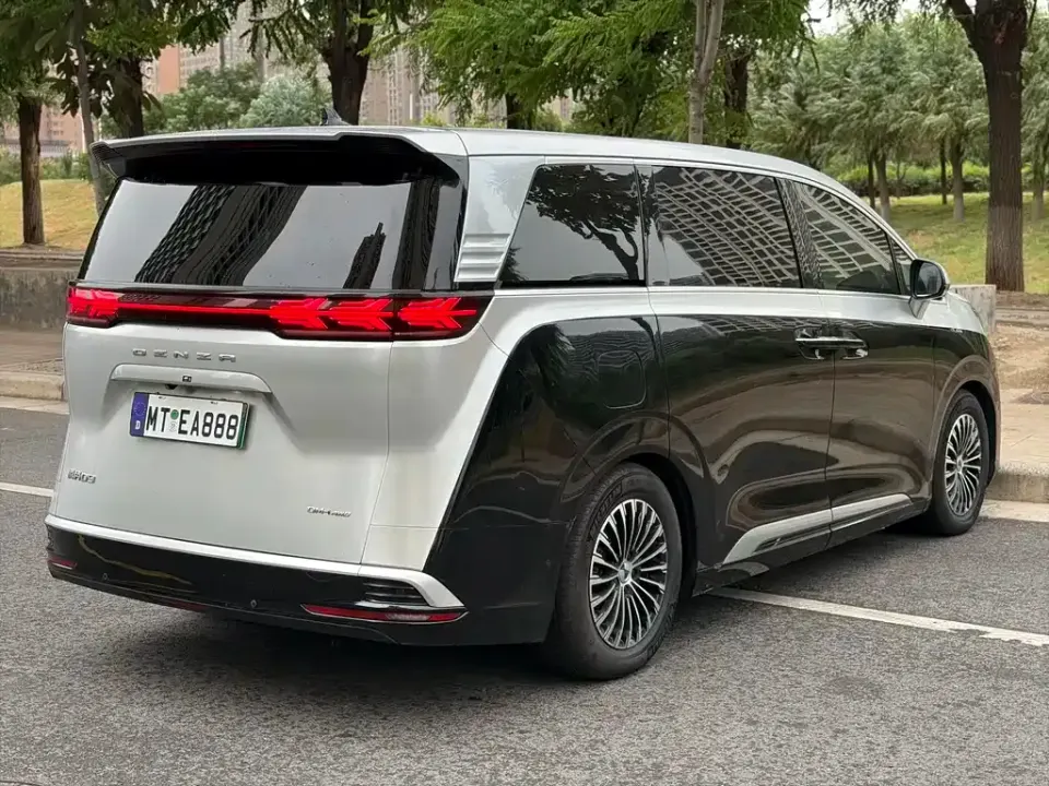 Denza Denza D9