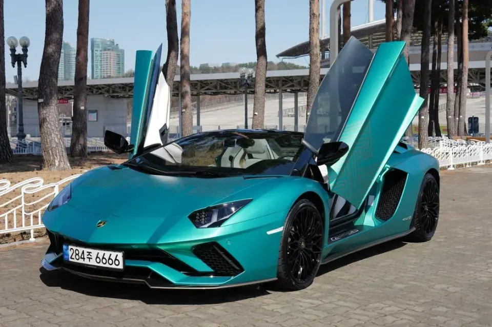 Lamborghini Aventador