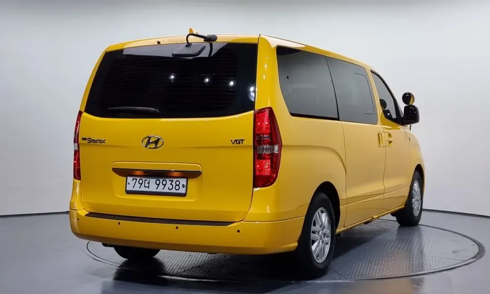 Hyundai Starex