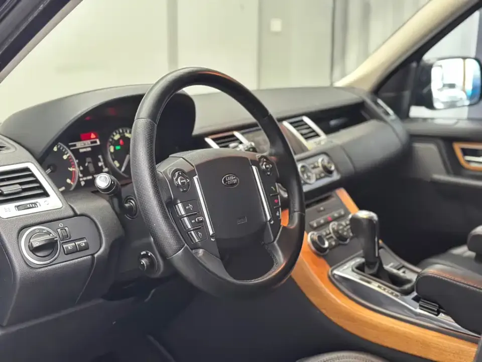 Land Rover Sport