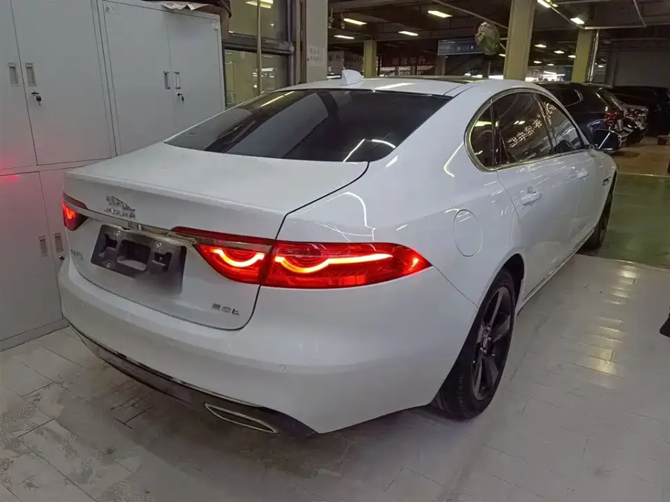 Jaguar XFL