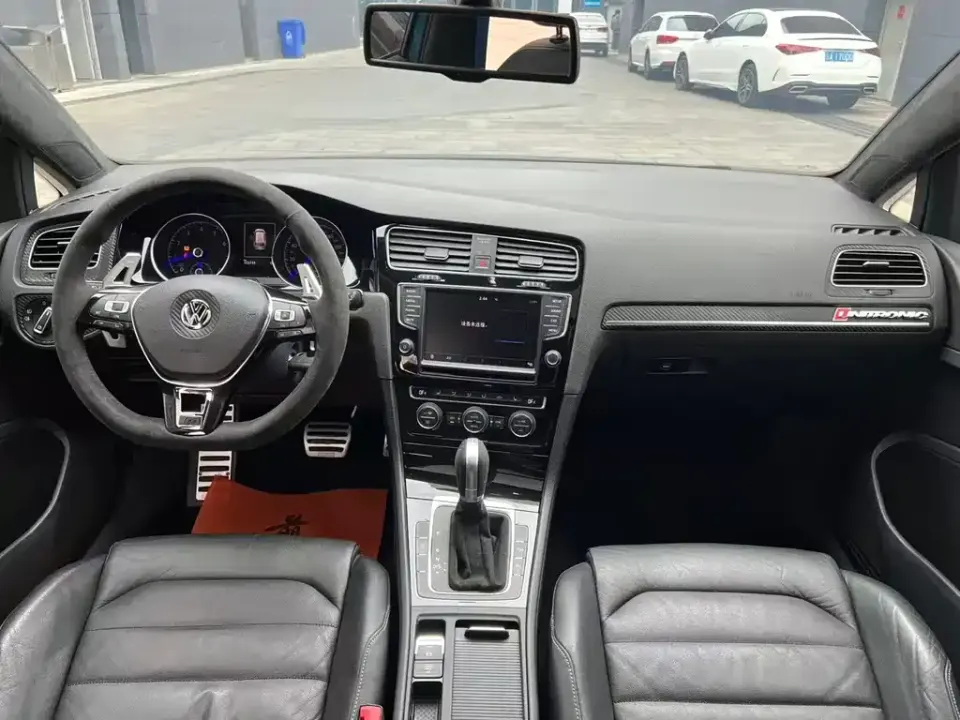 Volkswagen Golf (Import)