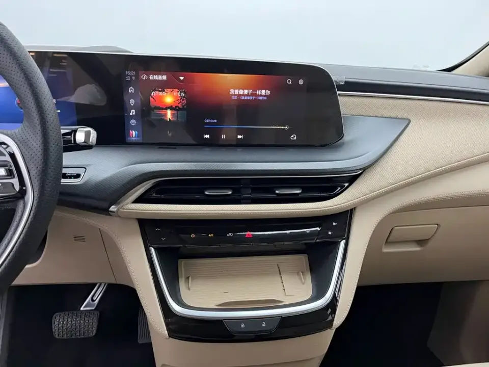 Buick GL8 Hybrid