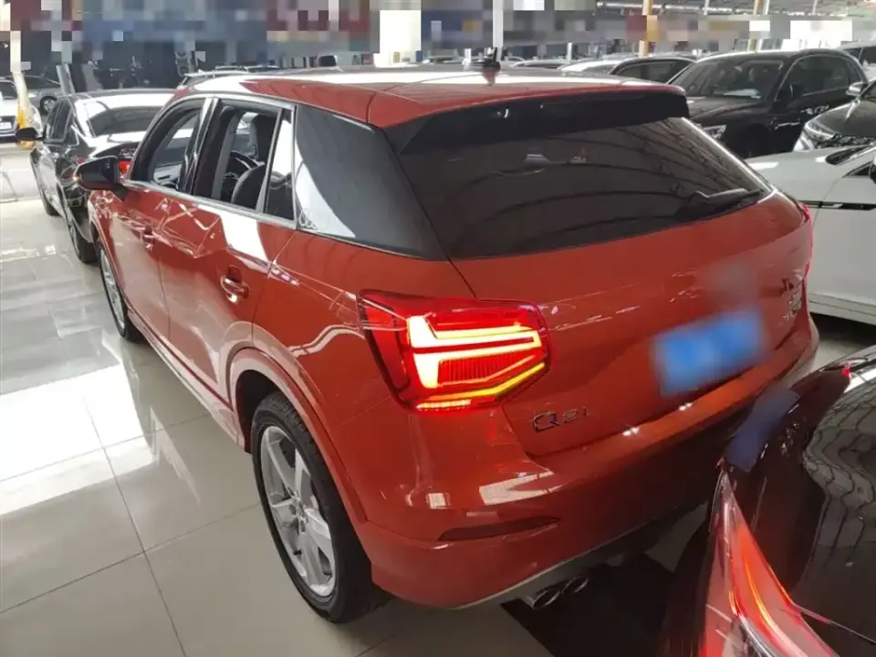 Audi Q2L