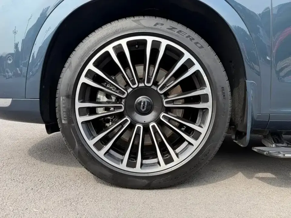 AITO M7