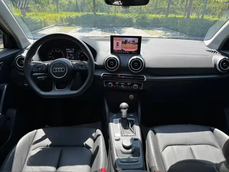 Audi Q2L