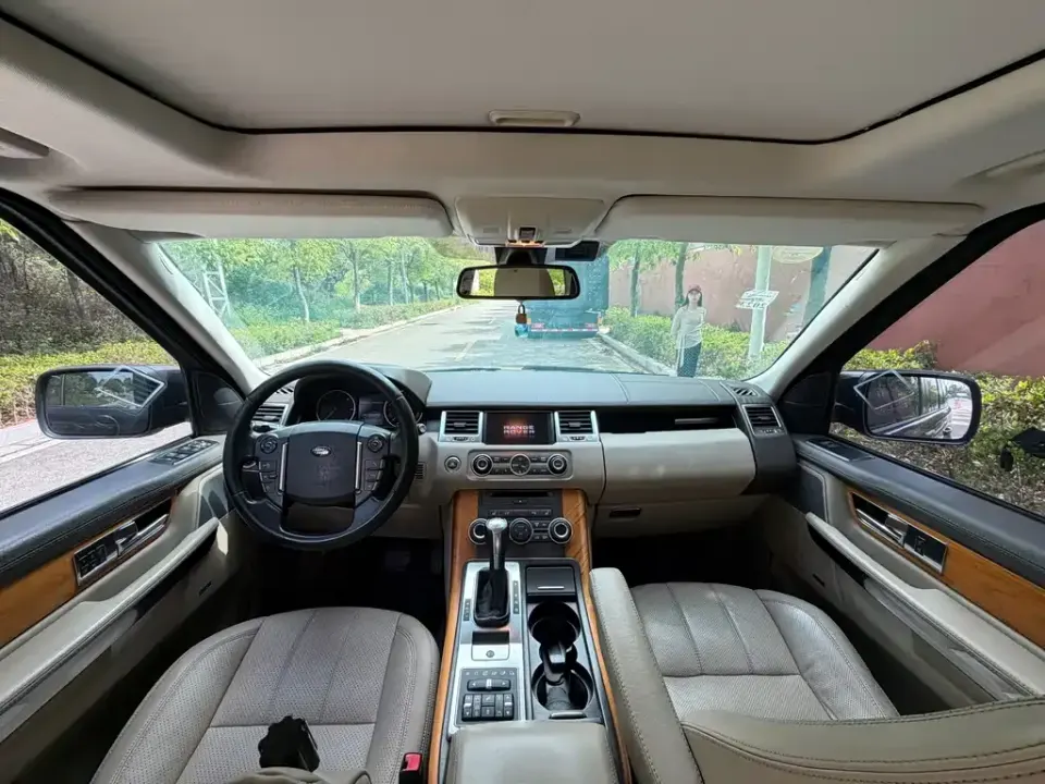 Land Rover Sport