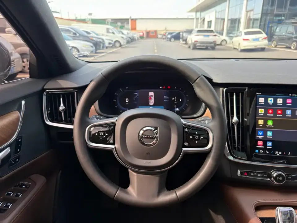 Volvo S90