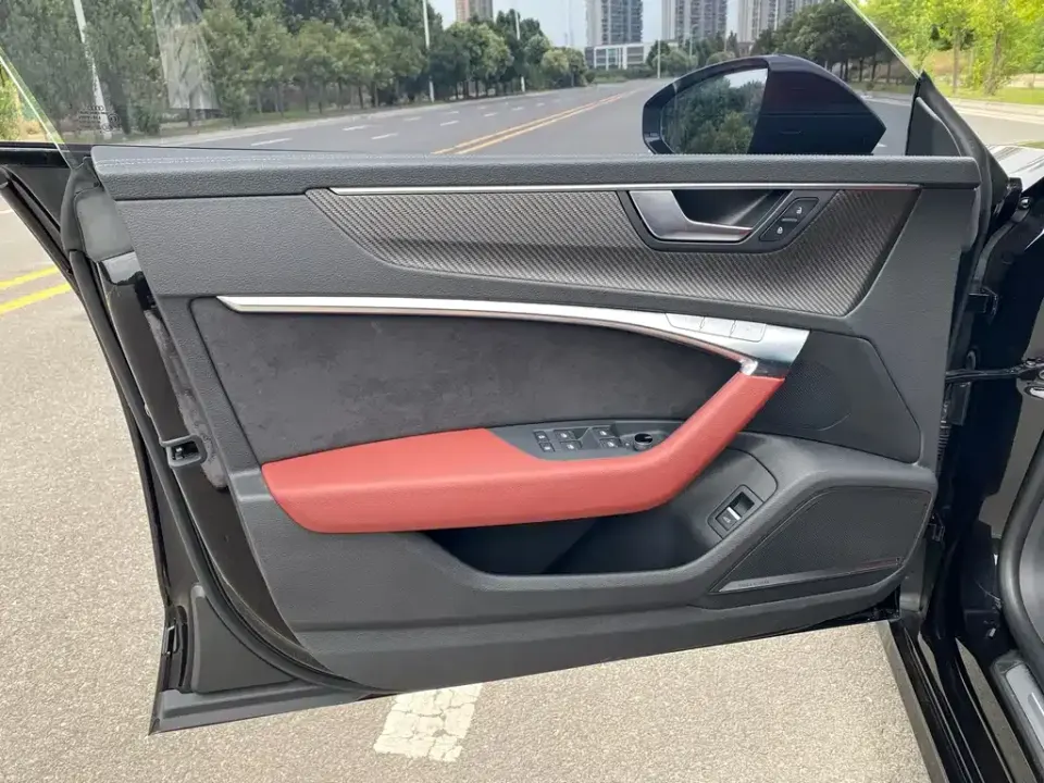 Audi A7L
