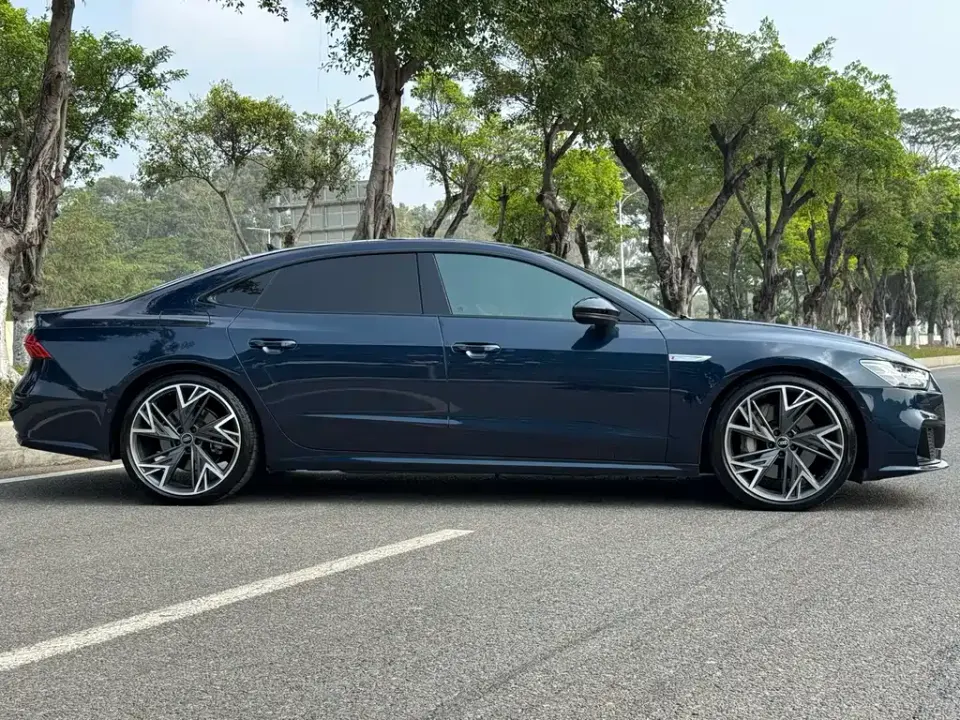 Audi A7L