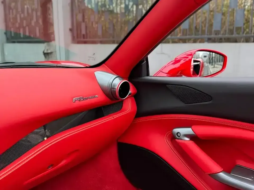 Ferrari F8