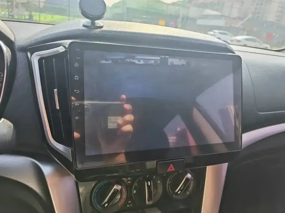 Venucia T70