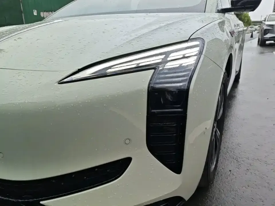 Hongqi Hongqi EH7