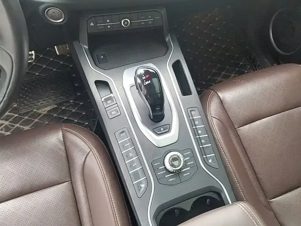 WEY Wey VV6