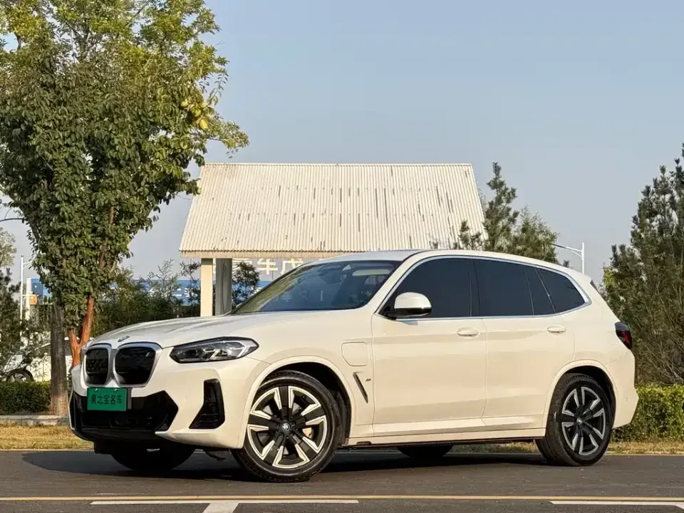 BMW iX3