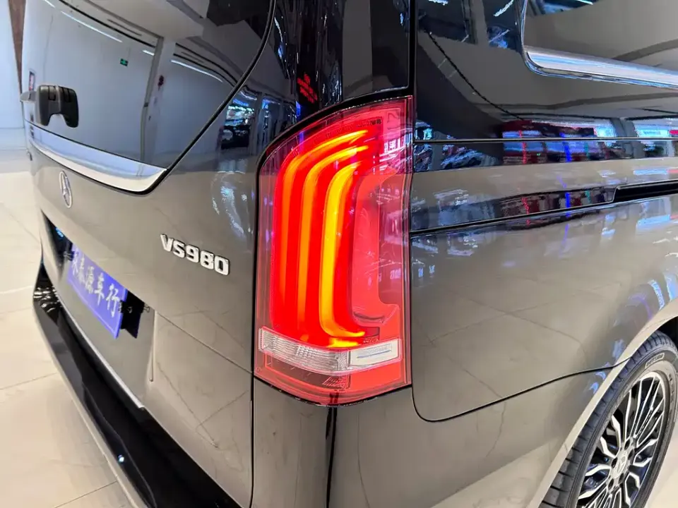 Mercedes-Benz V-Class