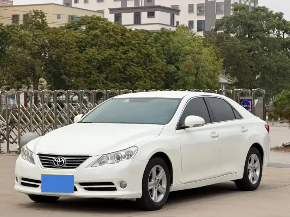 Toyota Reiz