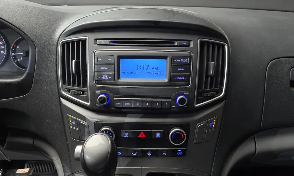 Hyundai Starex