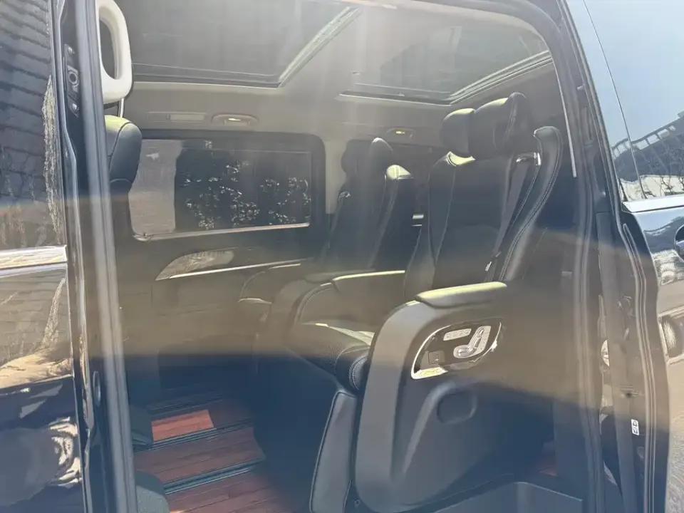 Mercedes-Benz V-Class