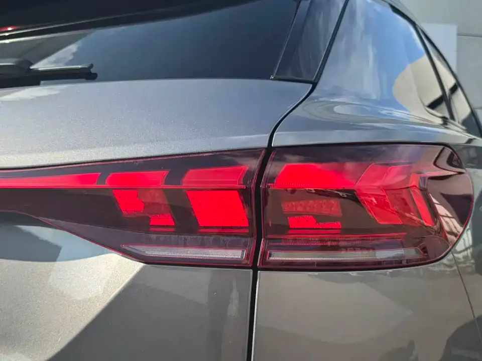 Audi Q6L e-tron