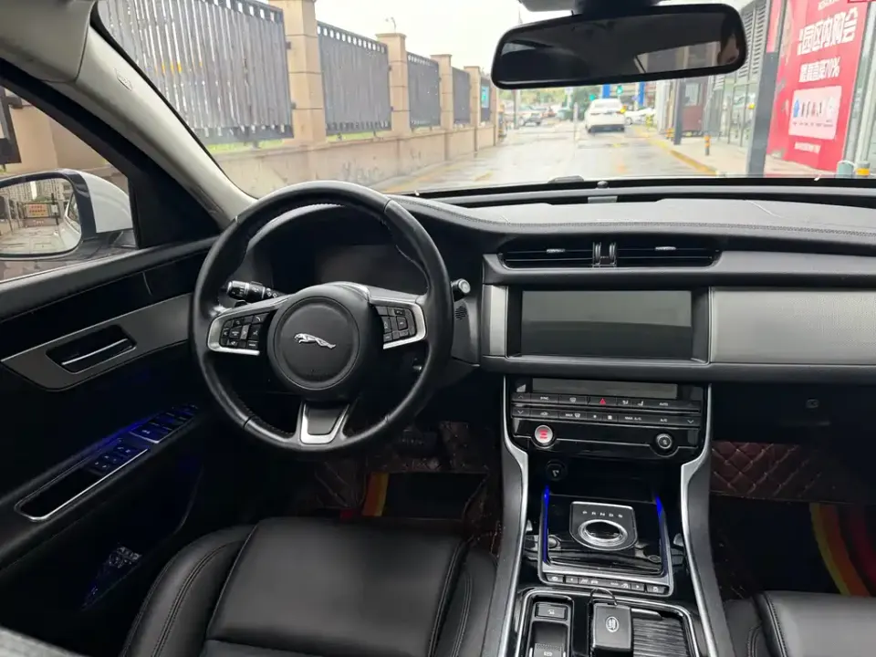 Jaguar XFL
