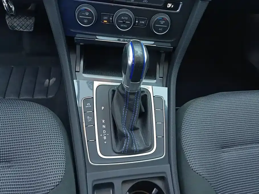 Volkswagen Golf EV