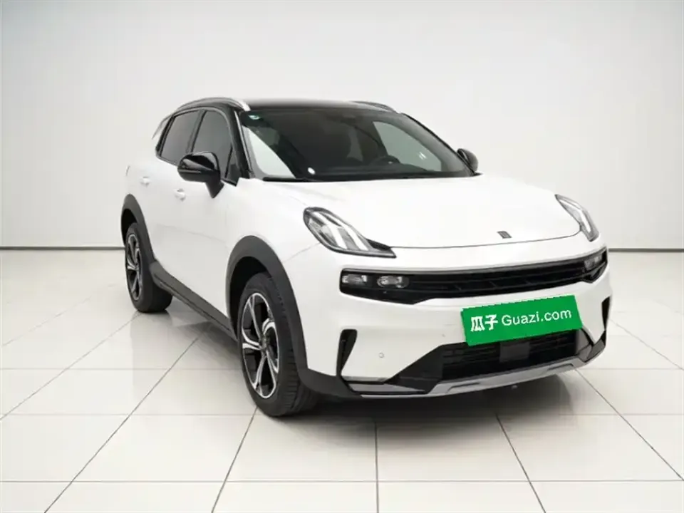 Lynk & Co 06