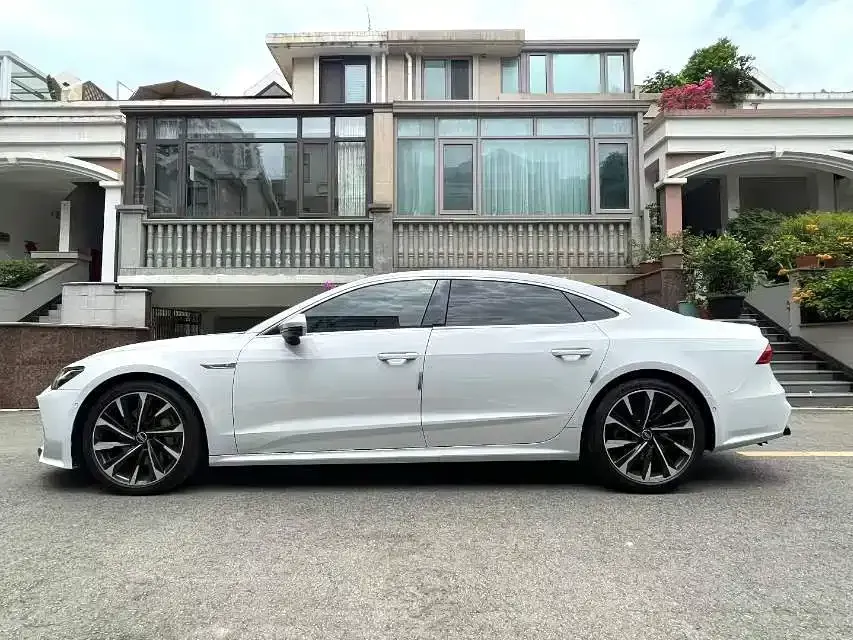 Audi A7L