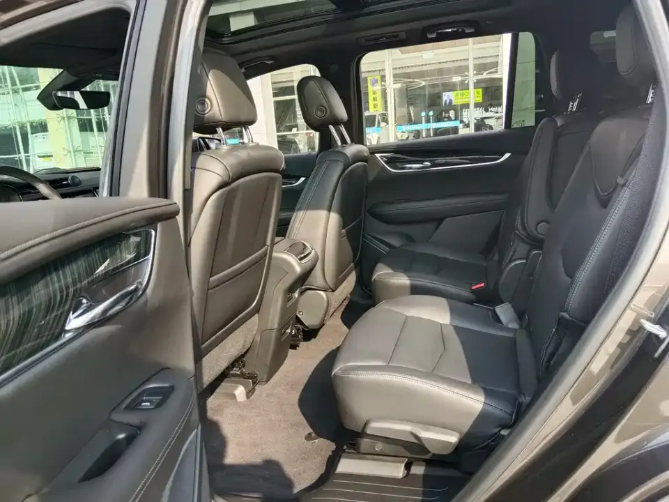 Cadillac XT6