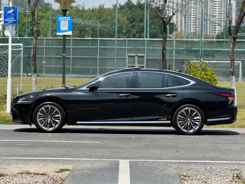 Lexus LS
