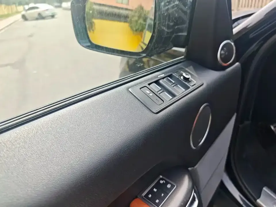 Land Rover Sport
