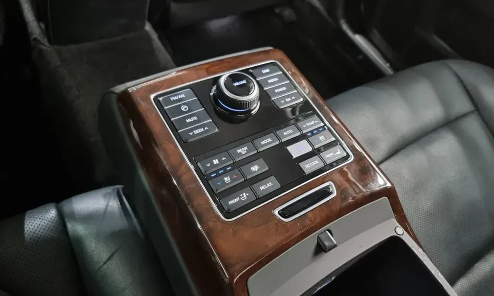 Hyundai Equus