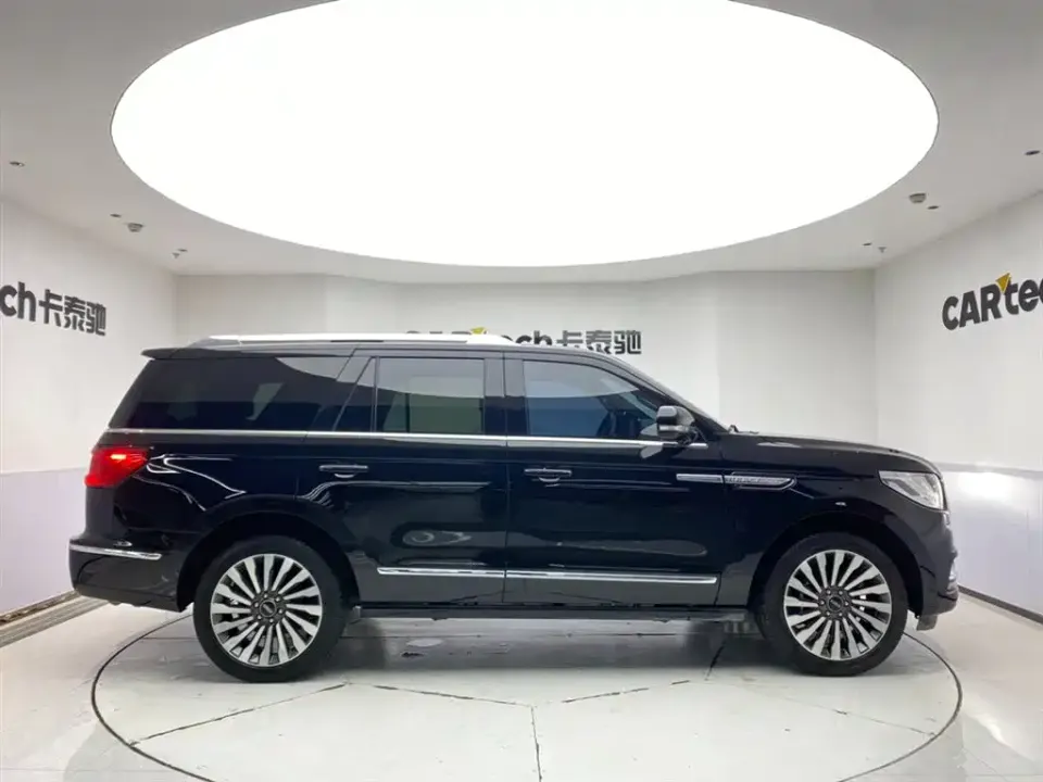 Lincoln Navigator