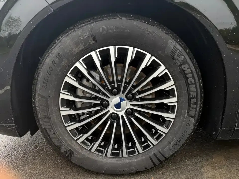 Denza Denza D9