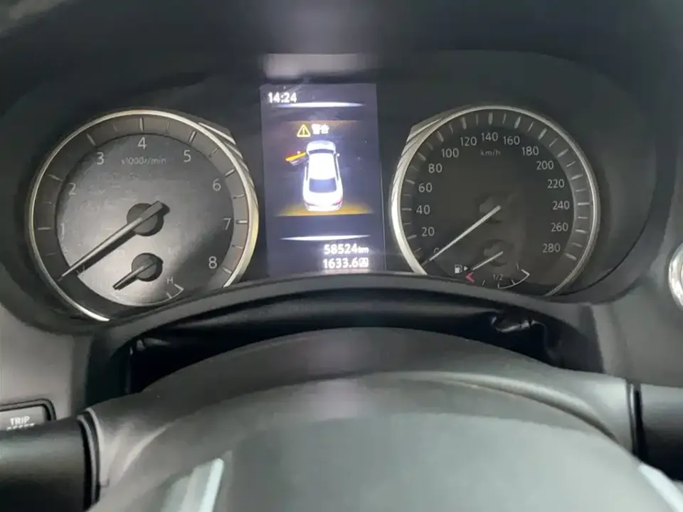 Infiniti Q50L