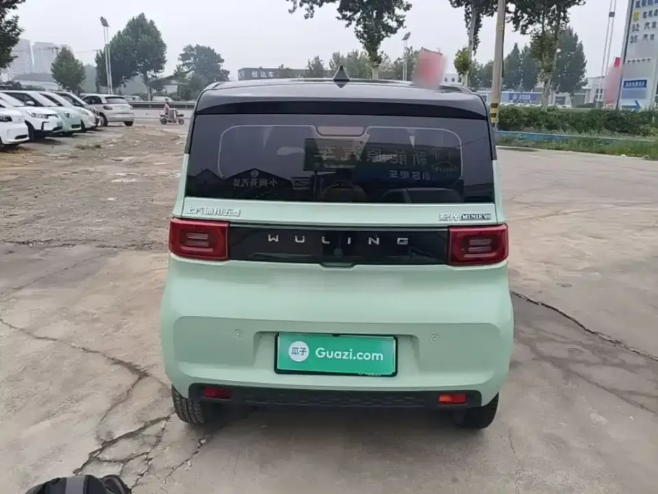 Wuling MINIEV
