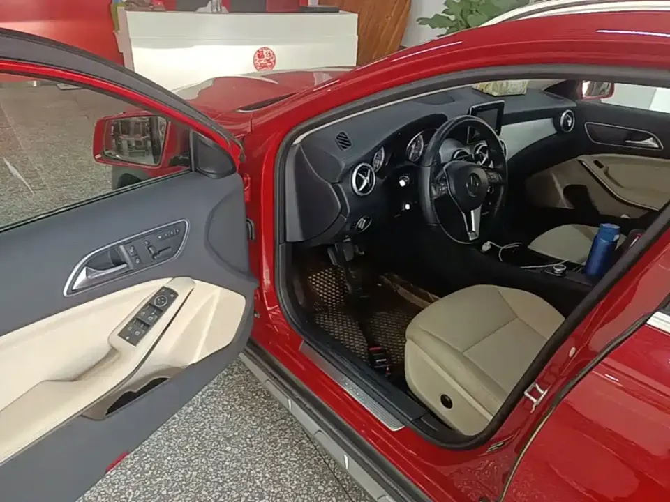 Mercedes-Benz GLA